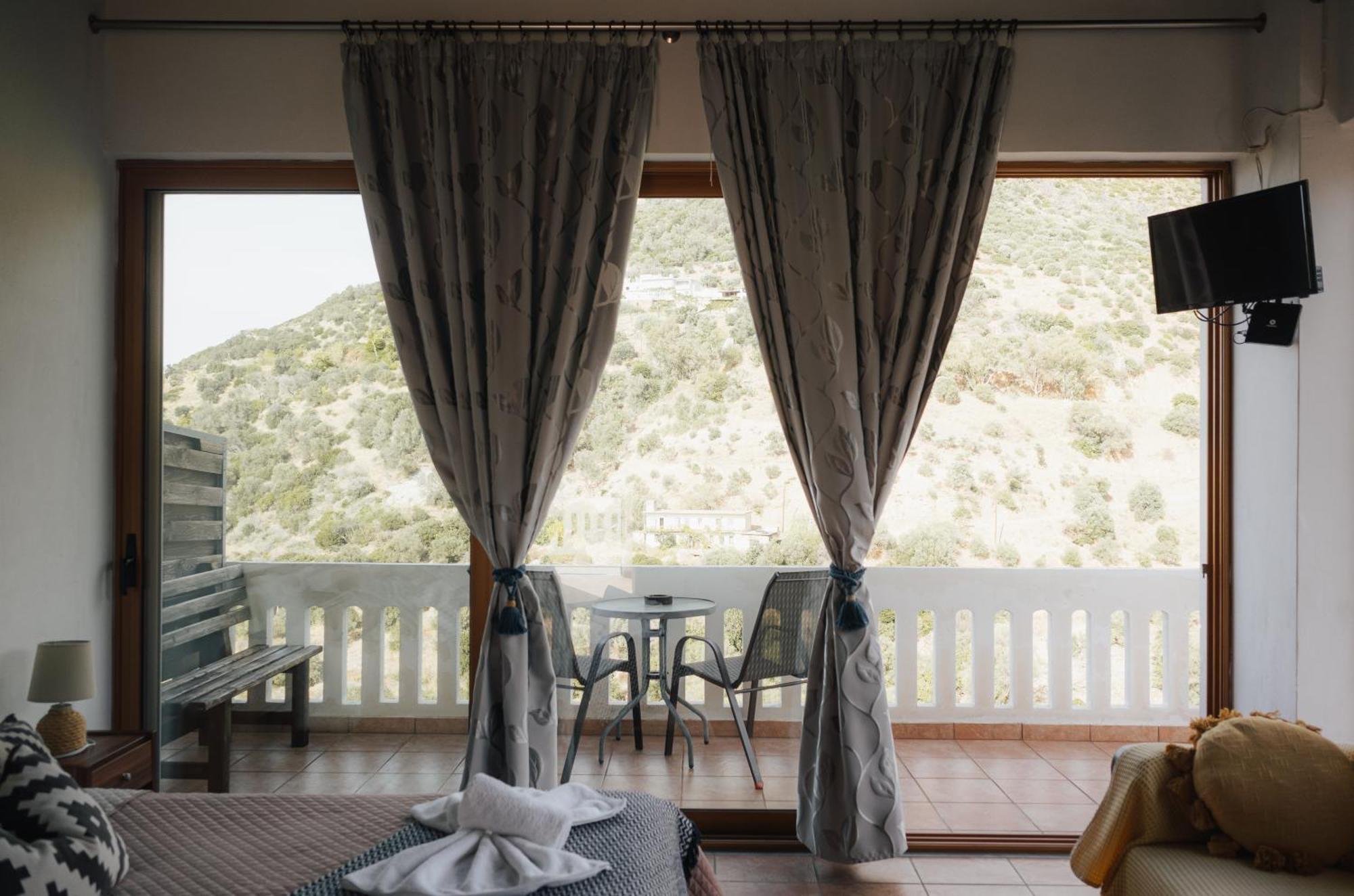 Lefteris Rooms Kámbos Екстериор снимка