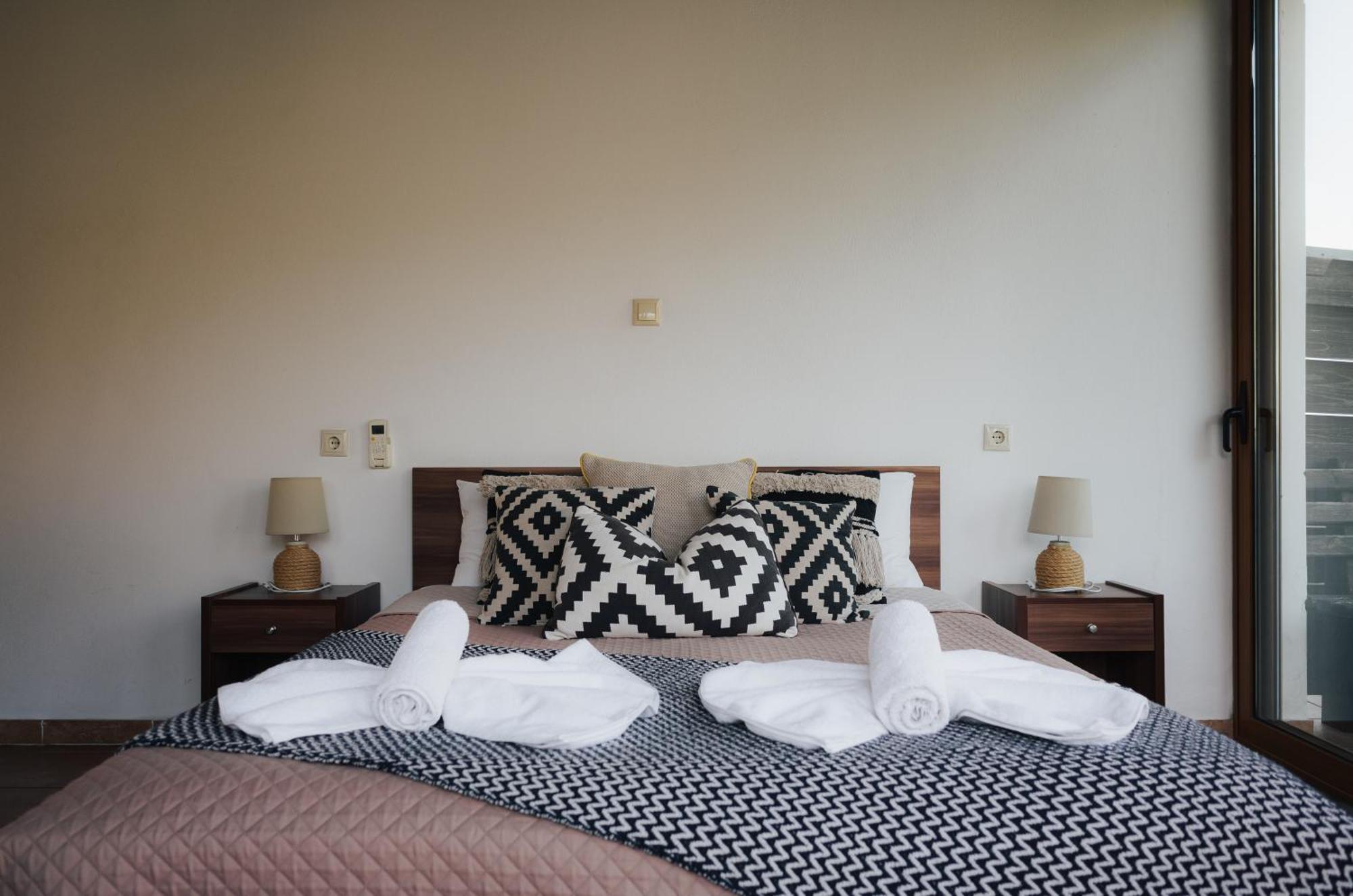 Lefteris Rooms Kámbos Екстериор снимка