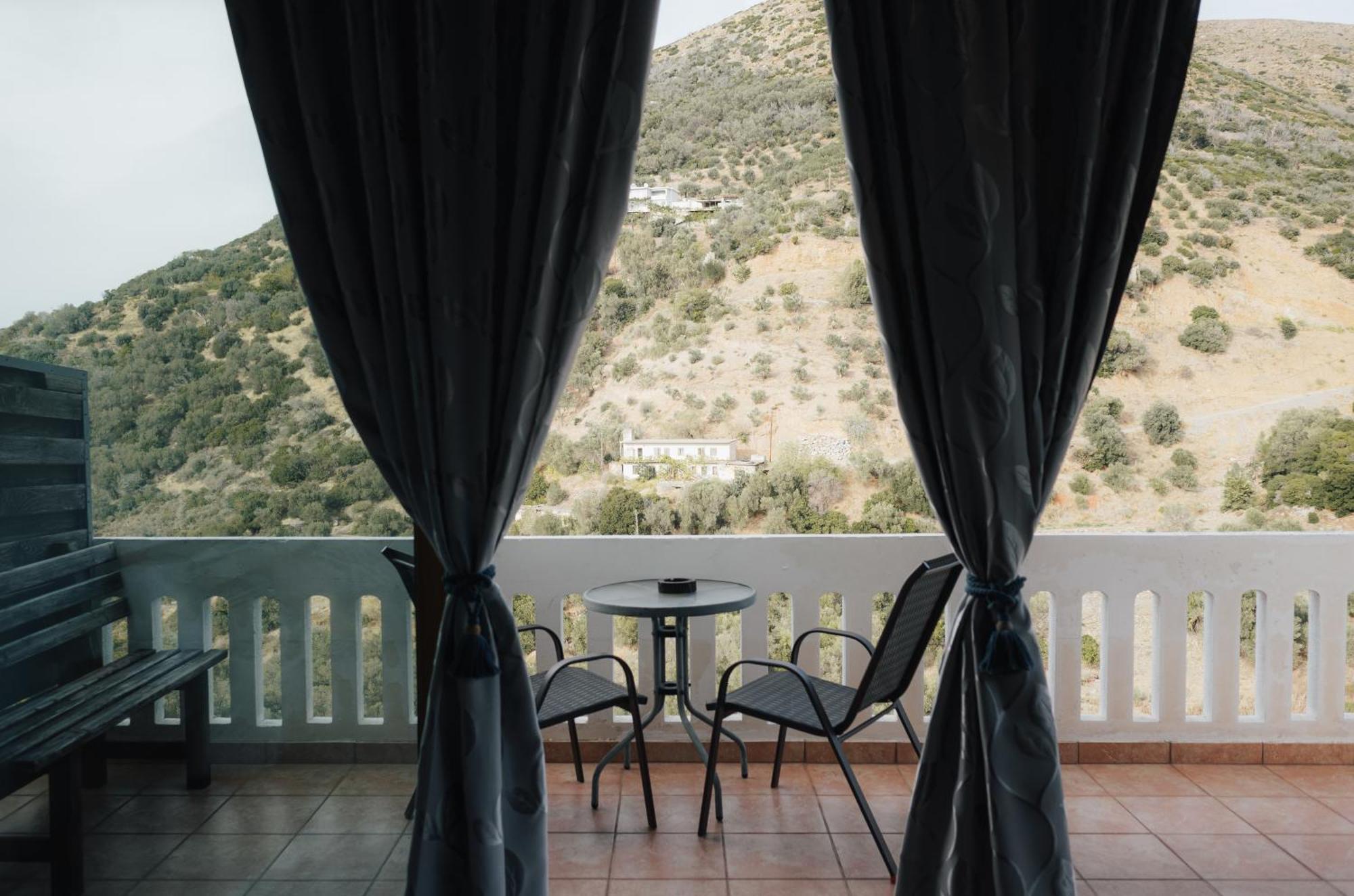 Lefteris Rooms Kámbos Екстериор снимка