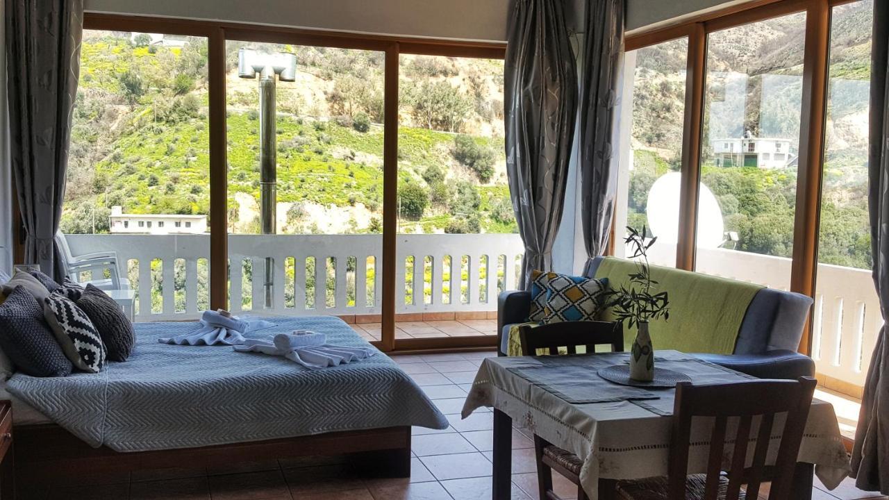 Lefteris Rooms Kámbos Екстериор снимка